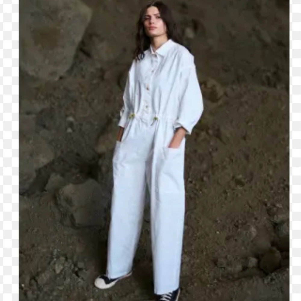 Girls of dust Garage Suit in Milk